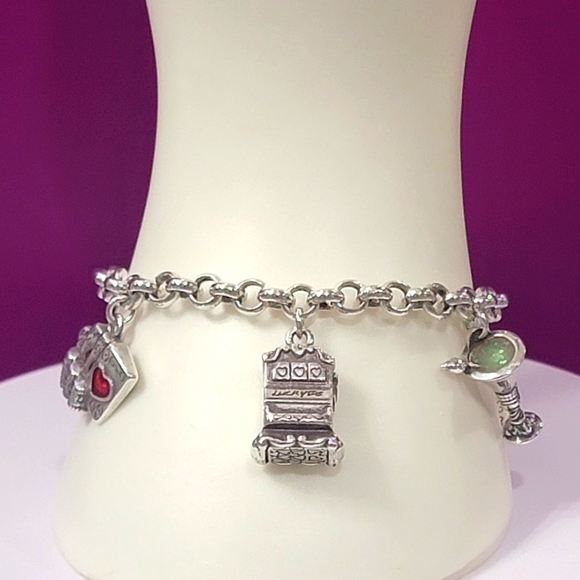 BRIGHTON RETIRED LAS VEGAS NEVADA GAMBLING 6 CHARM BRACELET NWOT - Picture 1 of 12